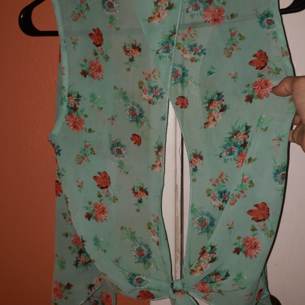 Sheer top - Picture 2 of 3